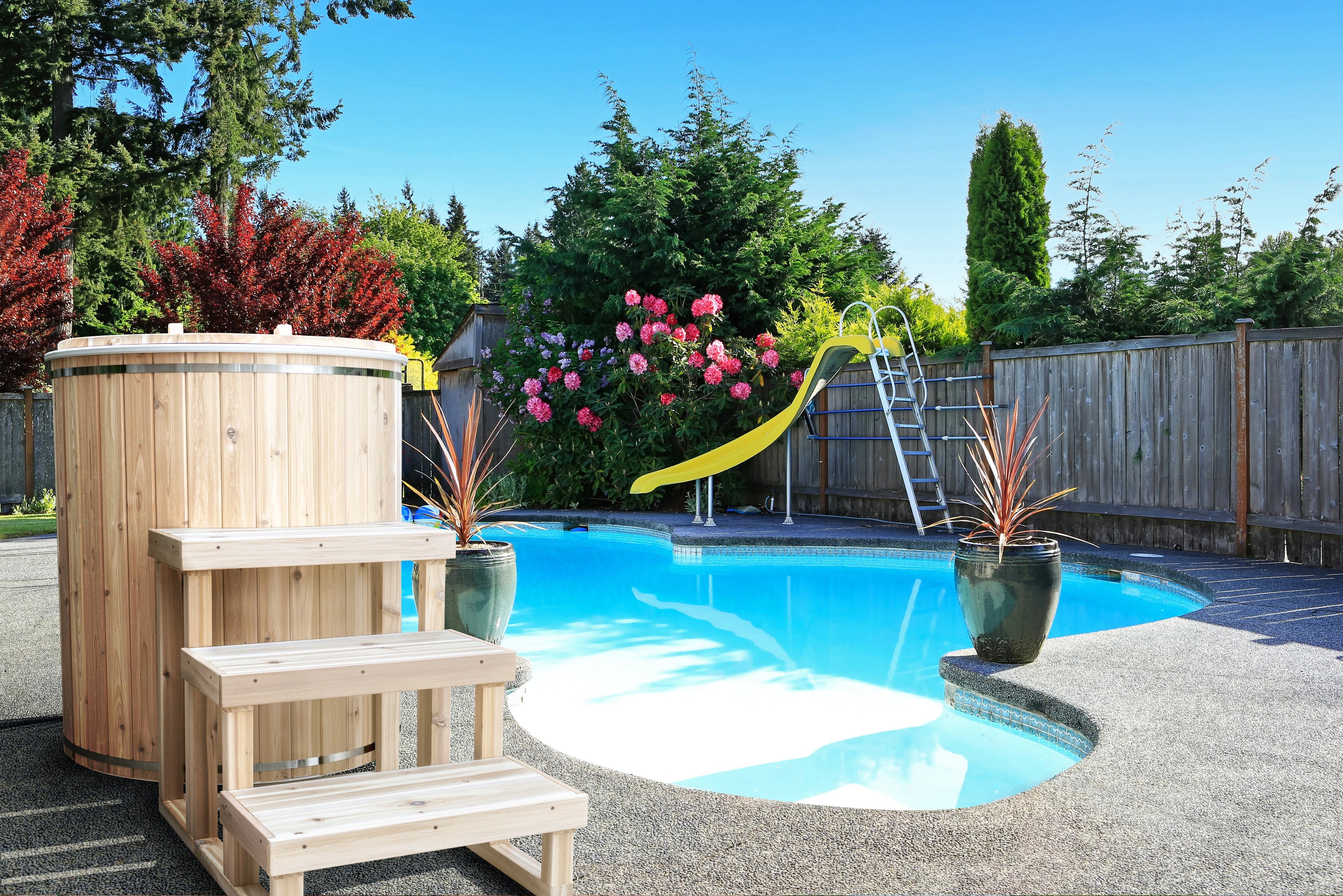 Dundalk PlungeTub_next to pool