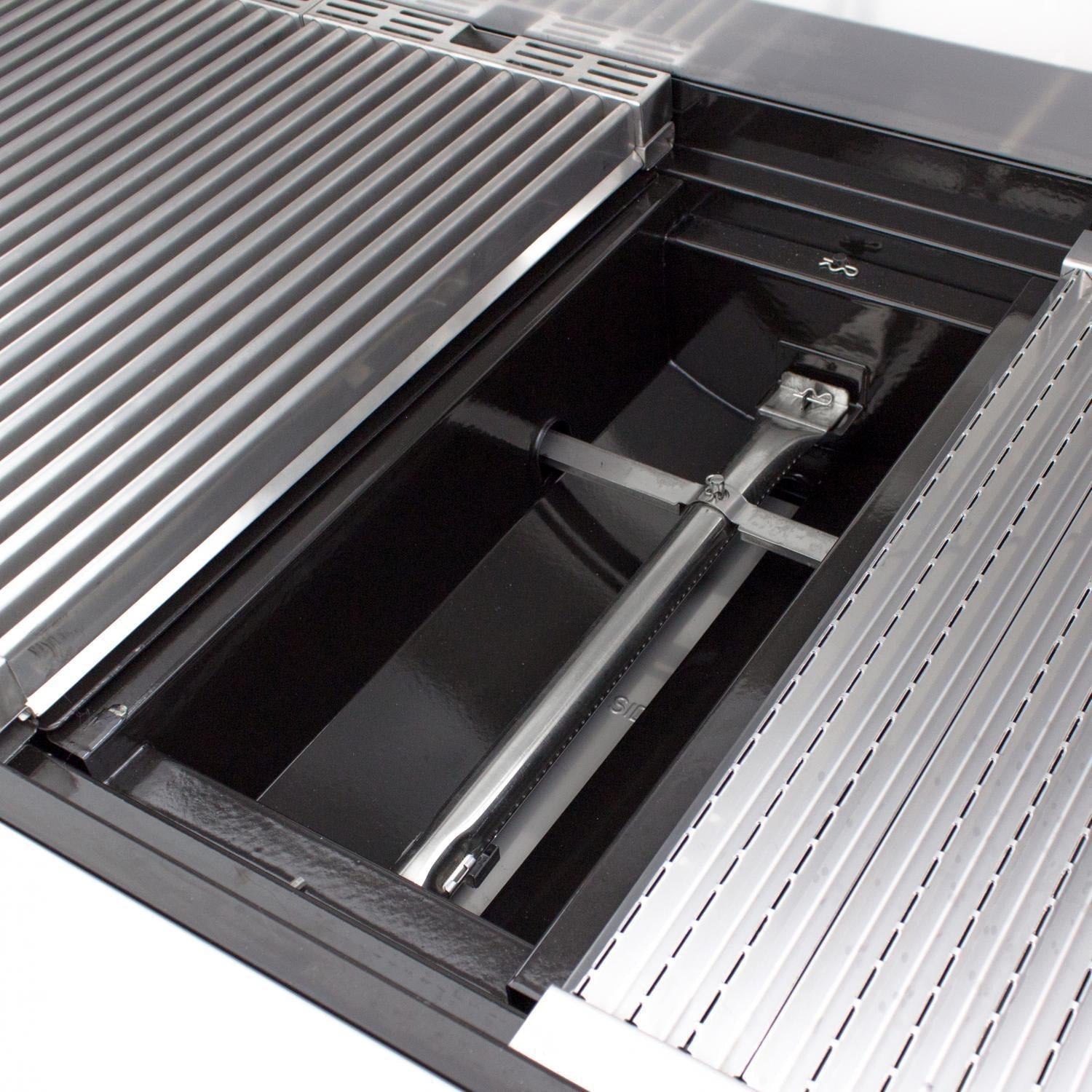 Saber Grills: 670 Series 4-Burner Cart Grill (LP) - R67CC1117