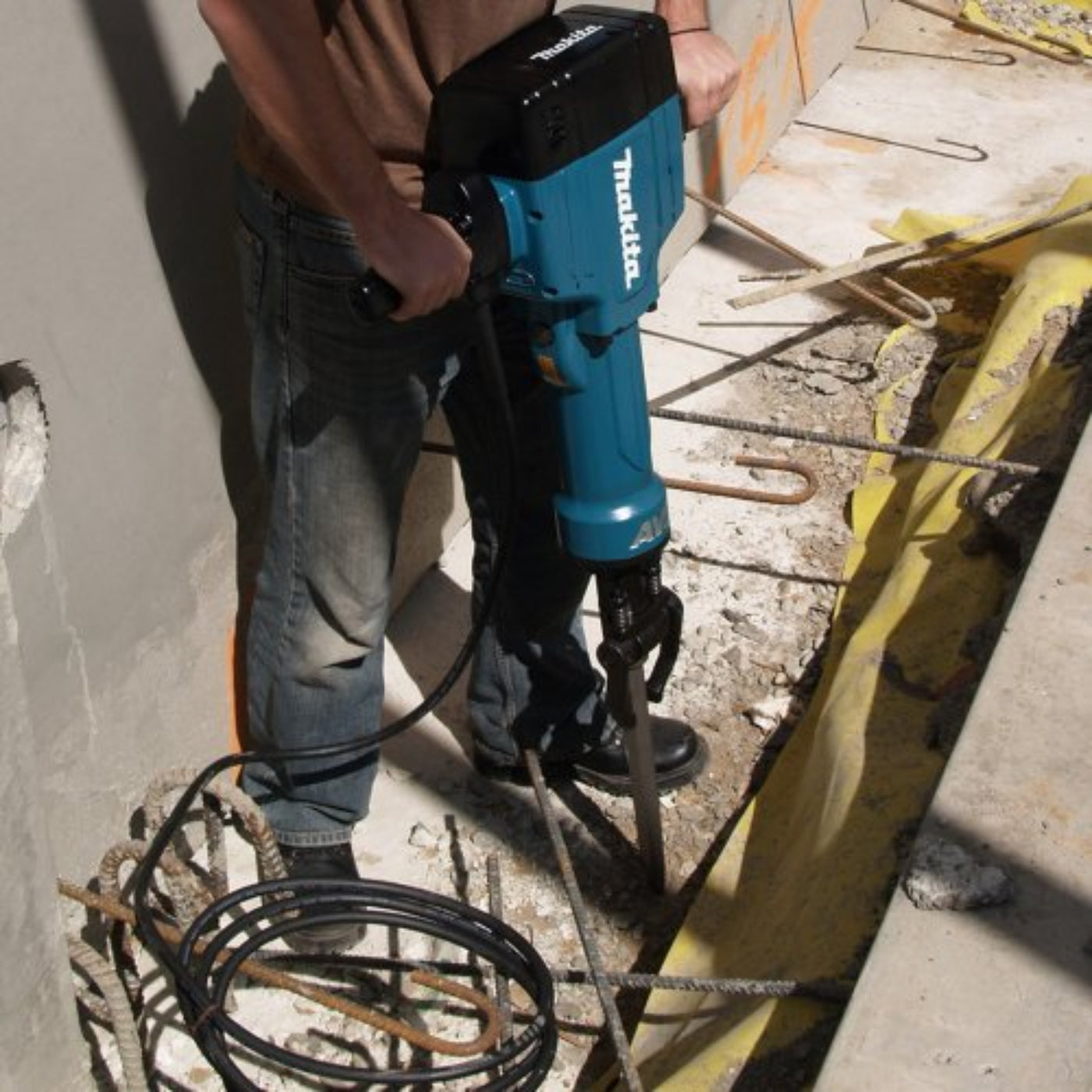Makita HM1810X3 70 Lb. Breaker Hammer