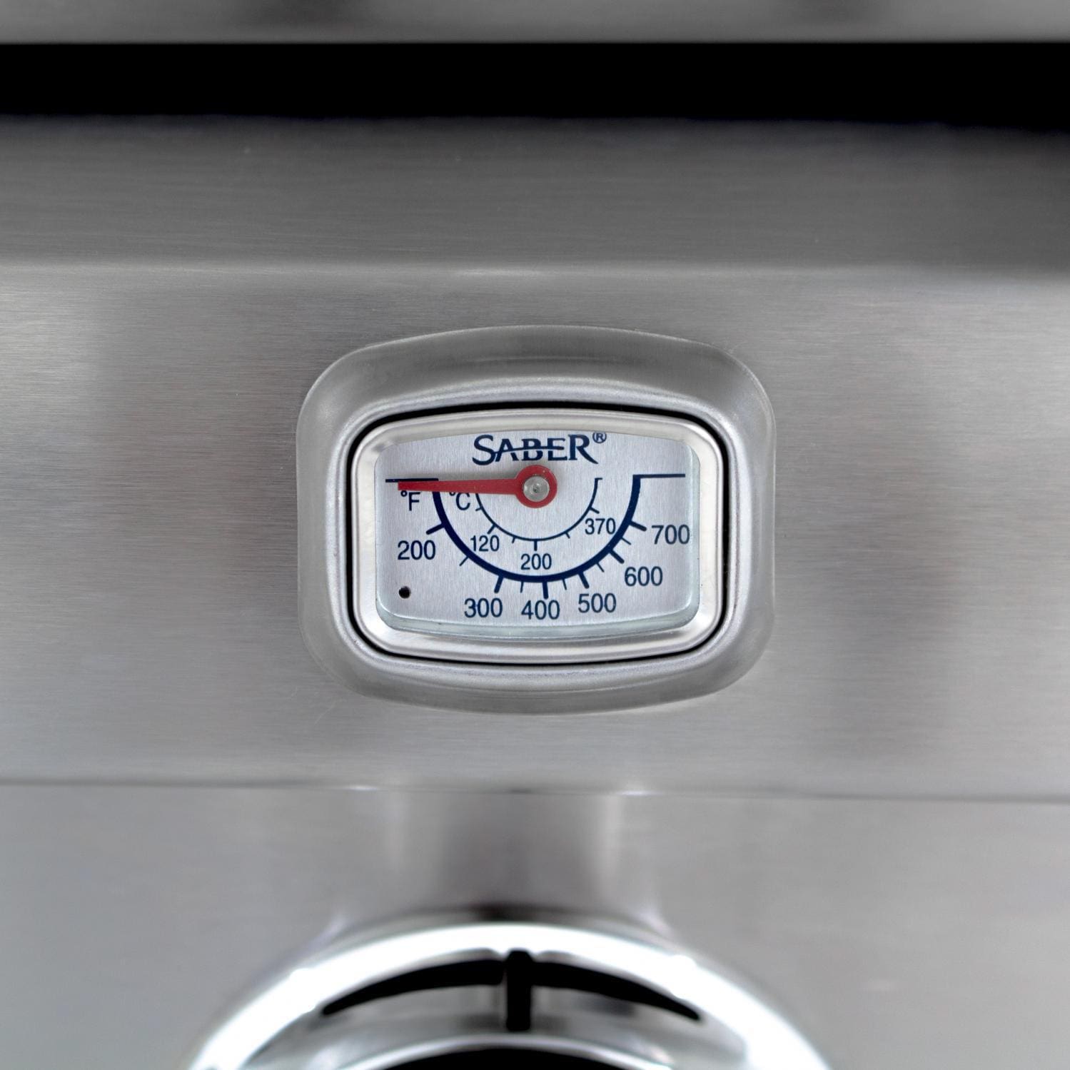 Saber Grills: 500 Series 3-Burner Cart Grill (LP) - R50CC0617