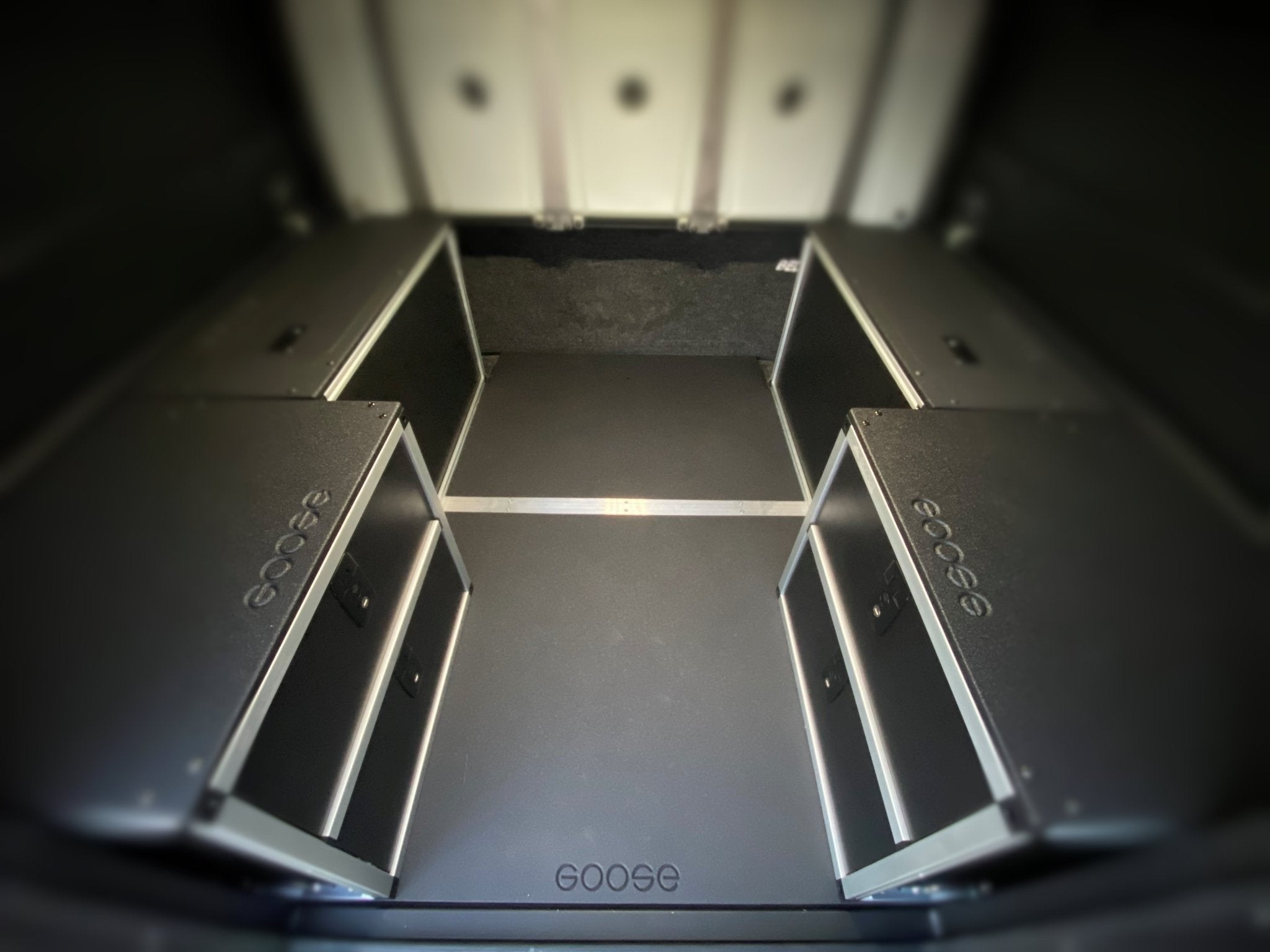GOOSE GEAR Alu-Cab Canopy Camper V2 - Chevy Colorado/GMC Canyon 2015-2022 2nd Gen. - Bed Plate System - 6' Bed - 2804-GGR-SH