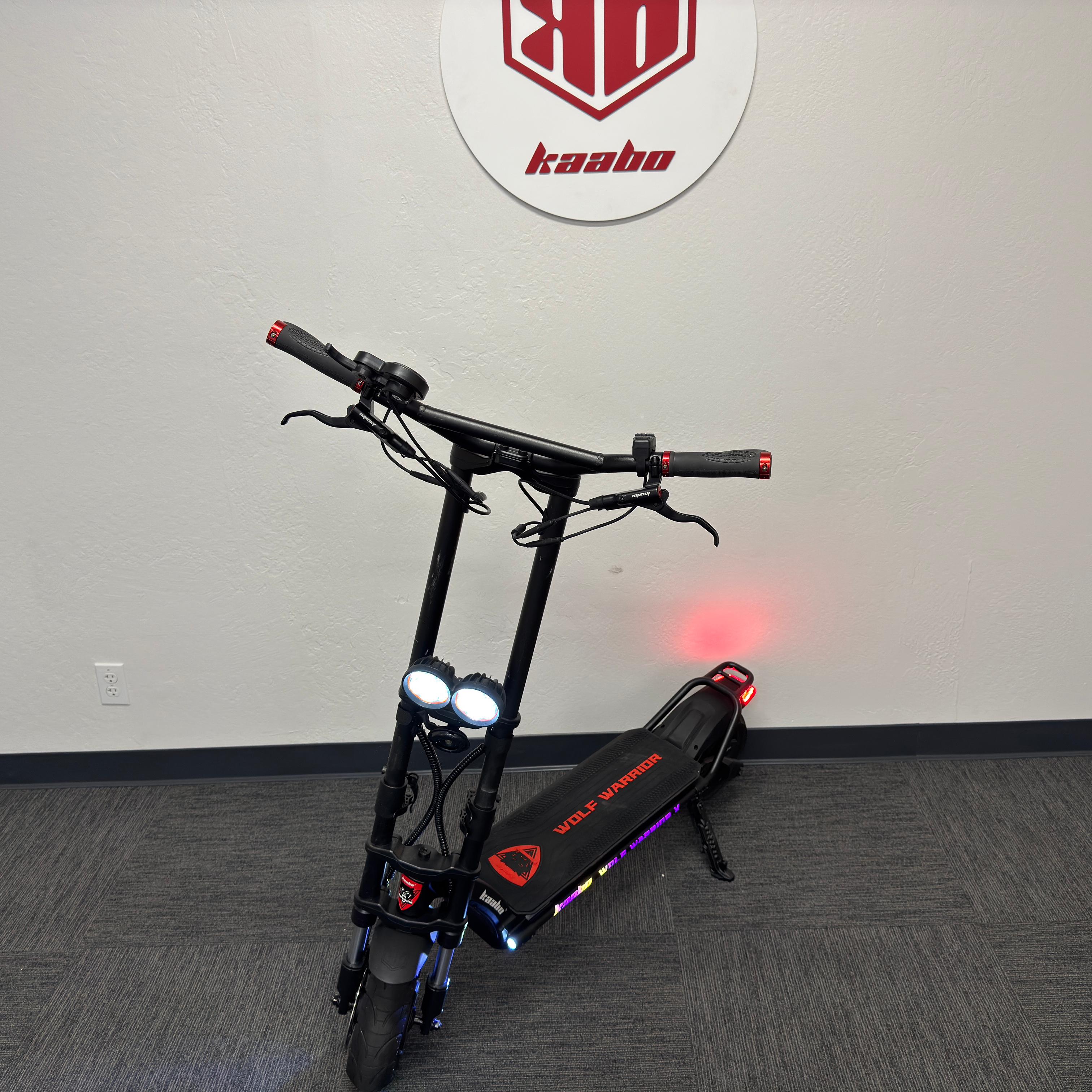 KAabo Mantis 8 Lite (Certified pre-owned, less than 50 miles ) - R-KMTS-08L0-BS