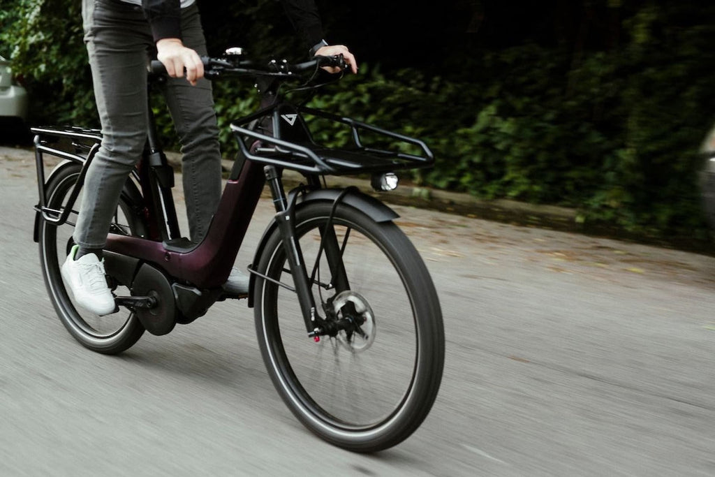 Vaast Bikes E/1 Enviolo 27.5 E-Bike - Vibrant Berry Red-Black Cherry
