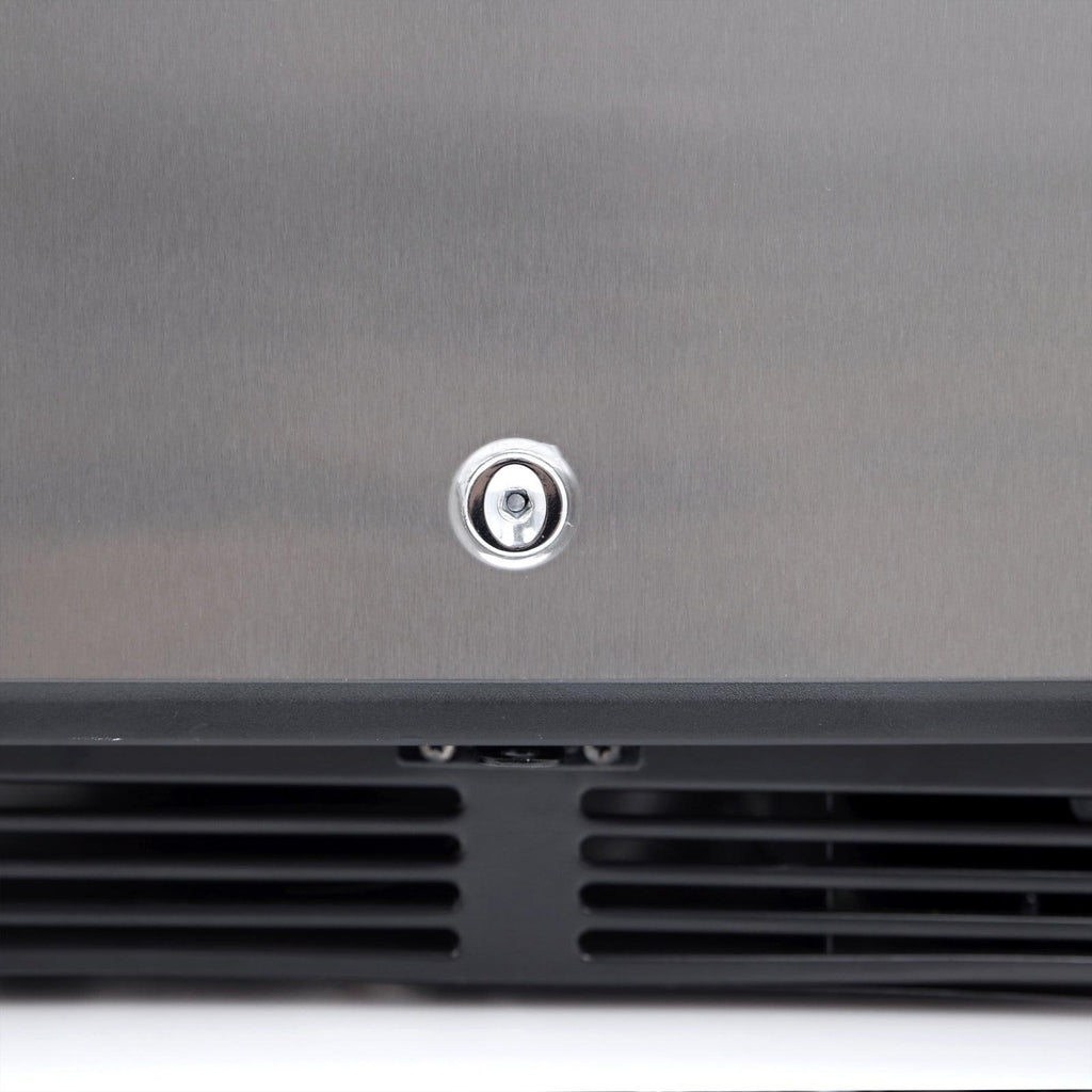 AVANTI Avanti 5.2 cu. ft. Compact Refrigerator in Stainless Steel - AR52T3SB