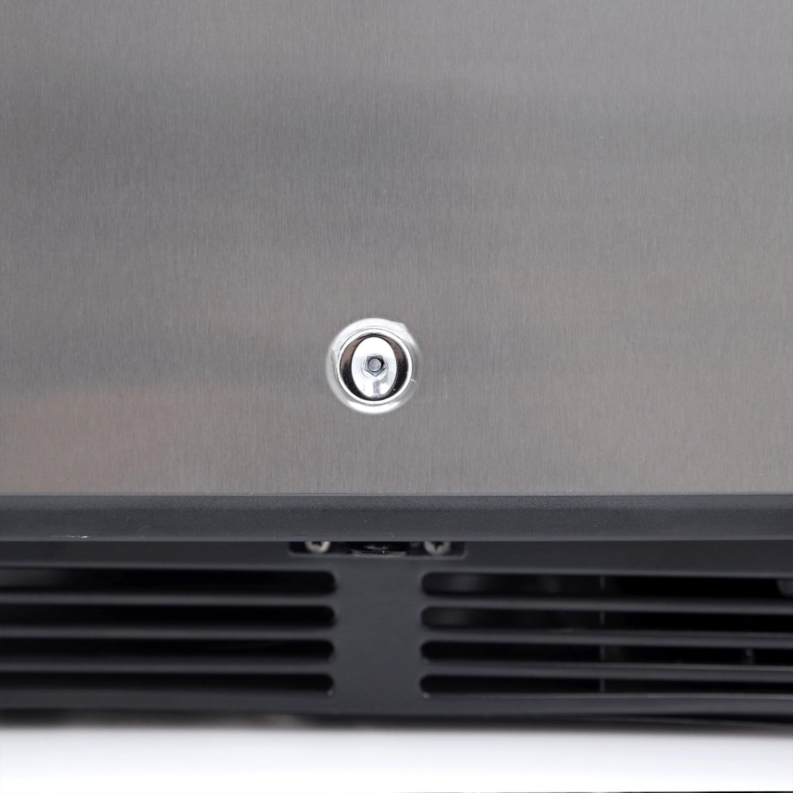 AVANTI Avanti 5.2 cu. ft. Compact Refrigerator in Stainless Steel - AR52T3SB