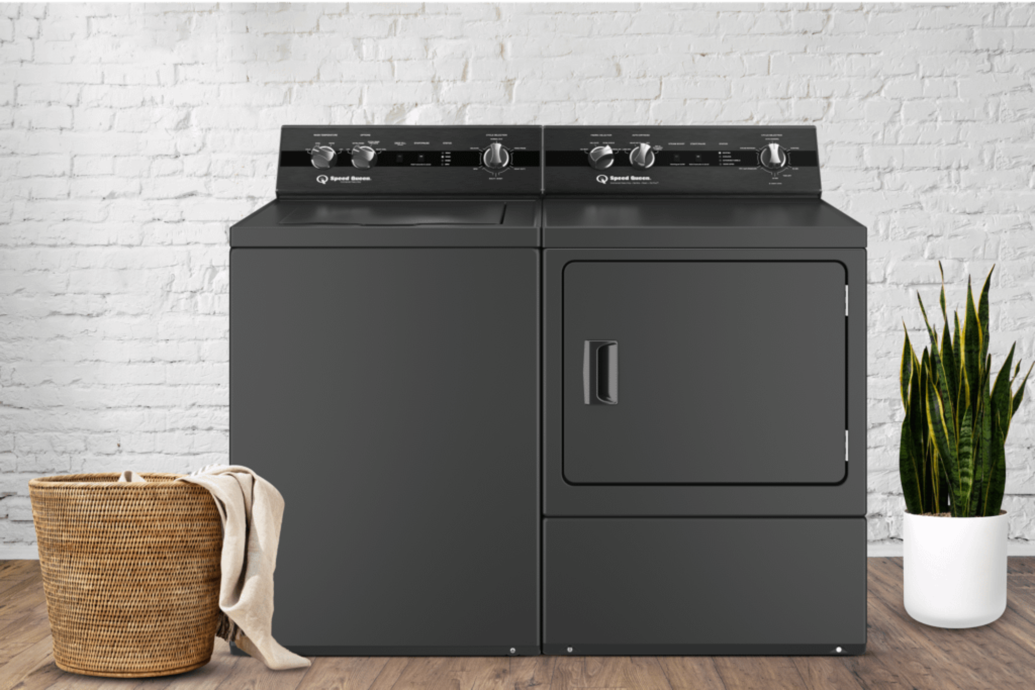 SPEED QUEEN DC5004BG DC5 Sanitizing Gas Dryer with Pet Plus Extended Tumble Steam Black - DC5004BG