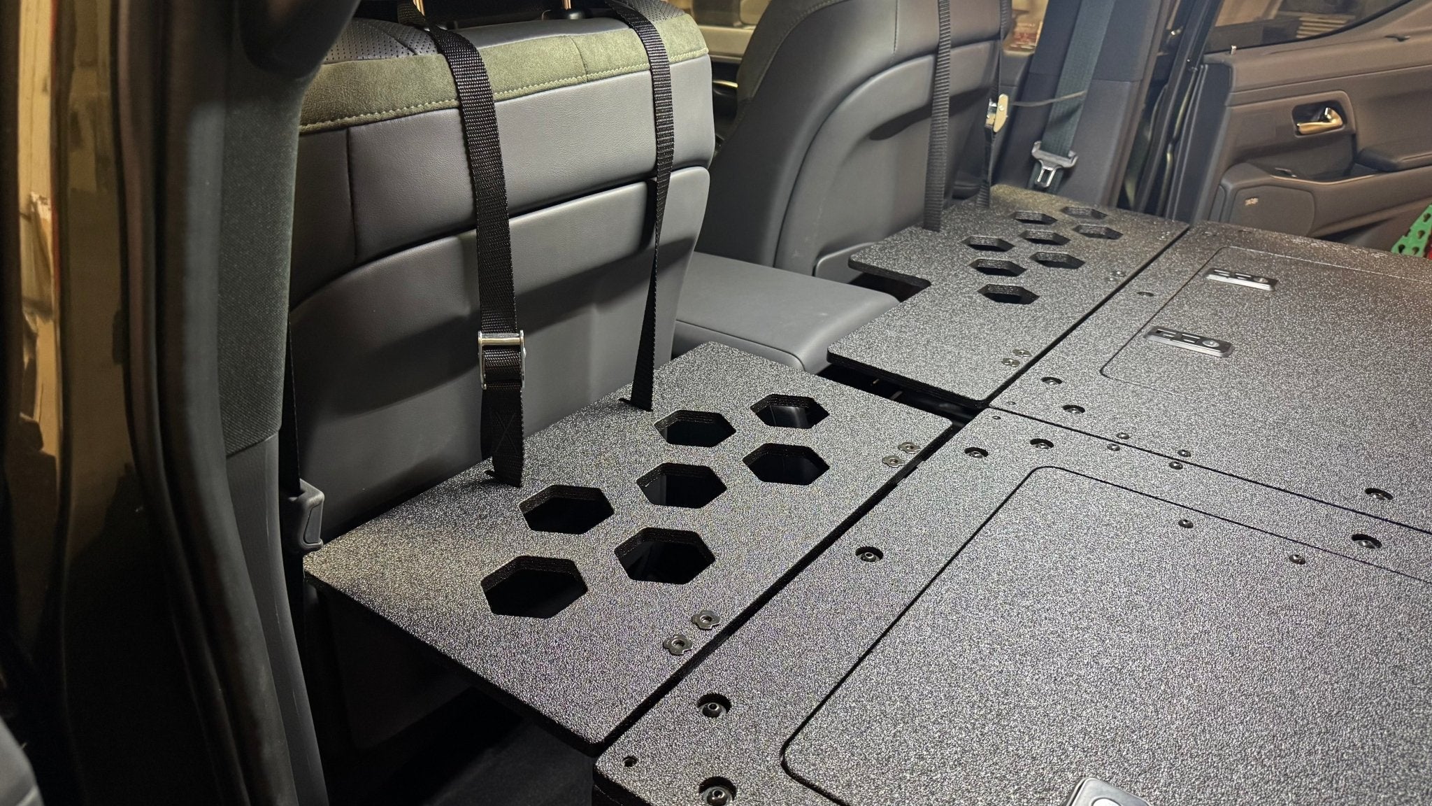 GOOSE GEAR Lexus - GX550 - 2024-Present - Explore Series - Seat Delete Plate System - Second Row - 10" Module Based - 1818-GGR-SH