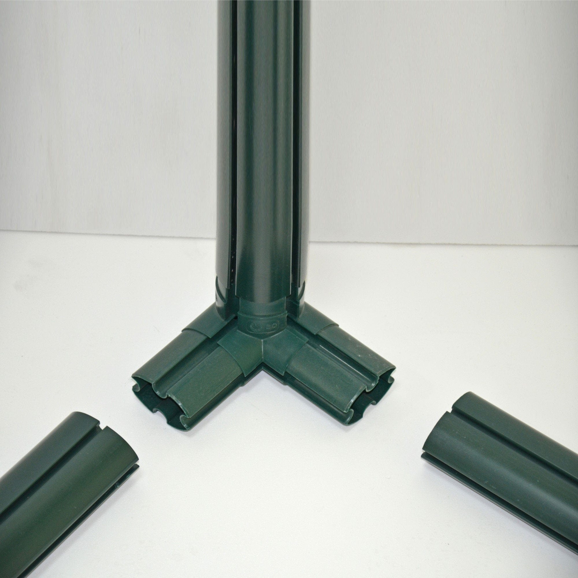 Palram - Canopia | Grand Gardener Greenhouse Kit - 8 Ft Wide - Green - 0.8mm Clear Polycarbonate Glazing - HG7208C